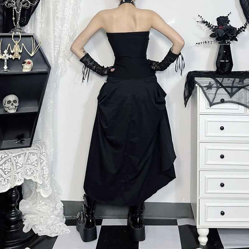 Siyah Zincir Detaylı Gotik Elbise – Asi Karanlık Tarz