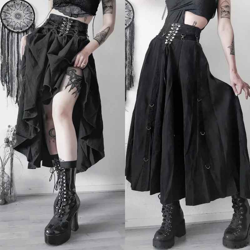 Siyah Zincir Detaylı Gotik Elbise – Asi Karanlık Tarz