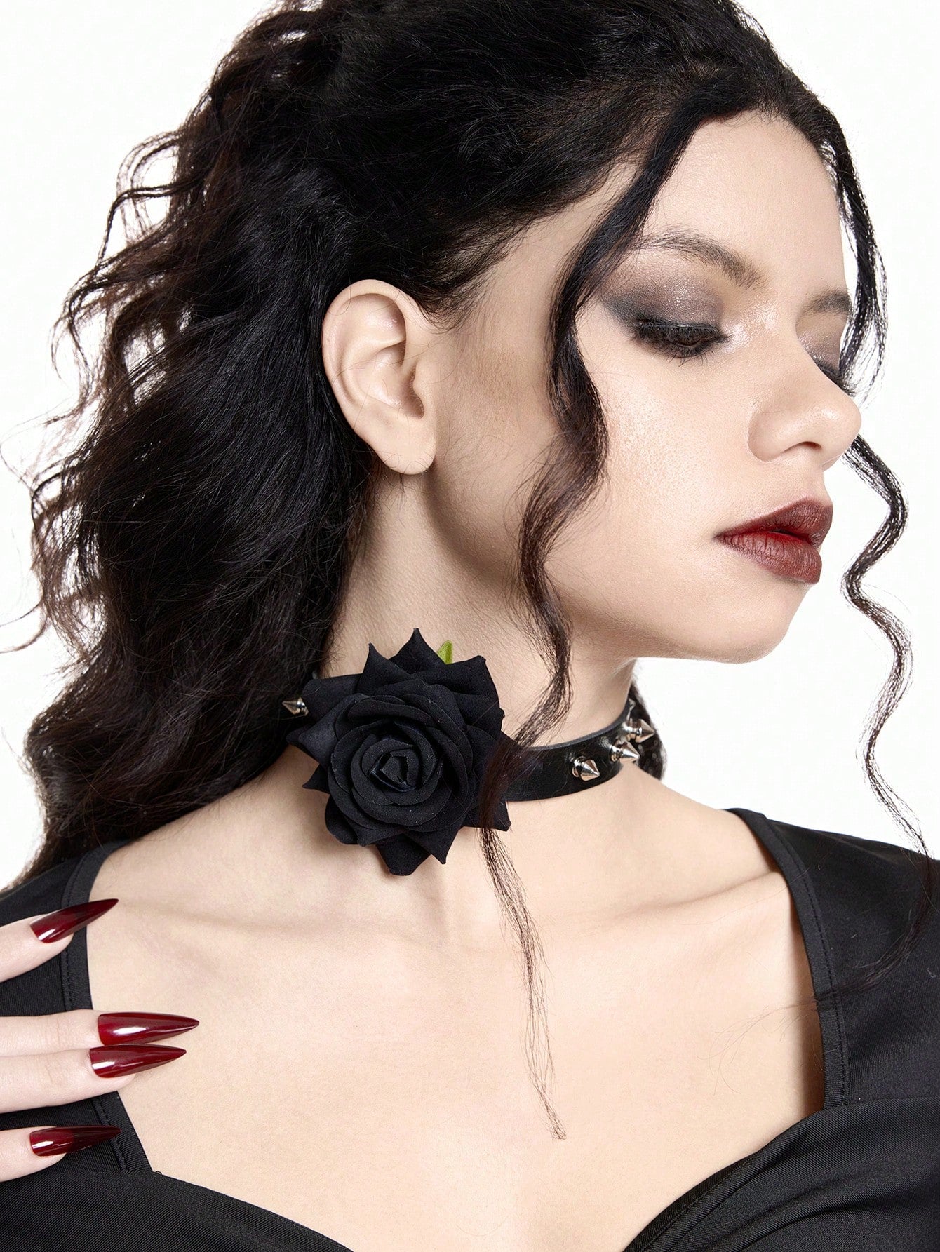 Obsidian Rose Choker - Karanlık Romantizmin İfadesi