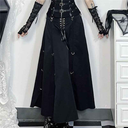 Siyah Zincir Detaylı Gotik Elbise – Asi Karanlık Tarz