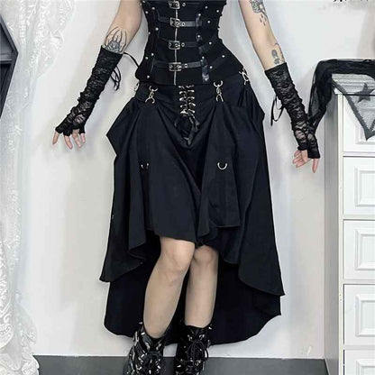 Siyah Zincir Detaylı Gotik Elbise – Asi Karanlık Tarz