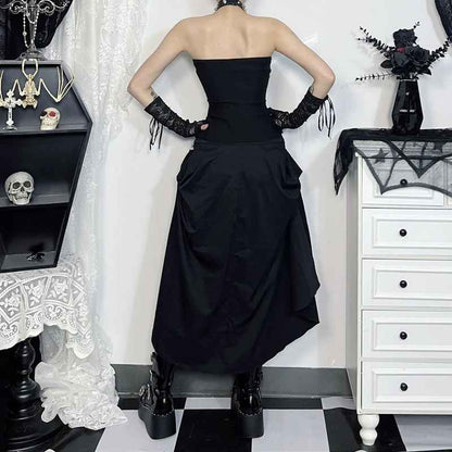 Siyah Zincir Detaylı Gotik Elbise – Asi Karanlık Tarz